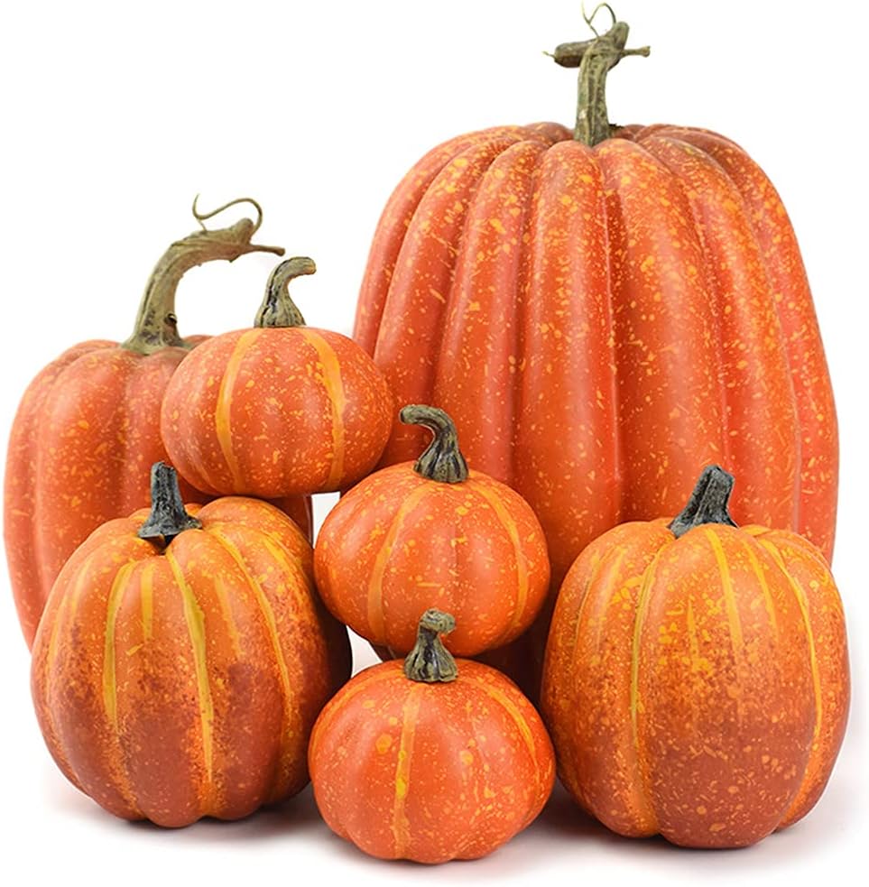 Künstliche Zierkürbisse als Herbstdekoration